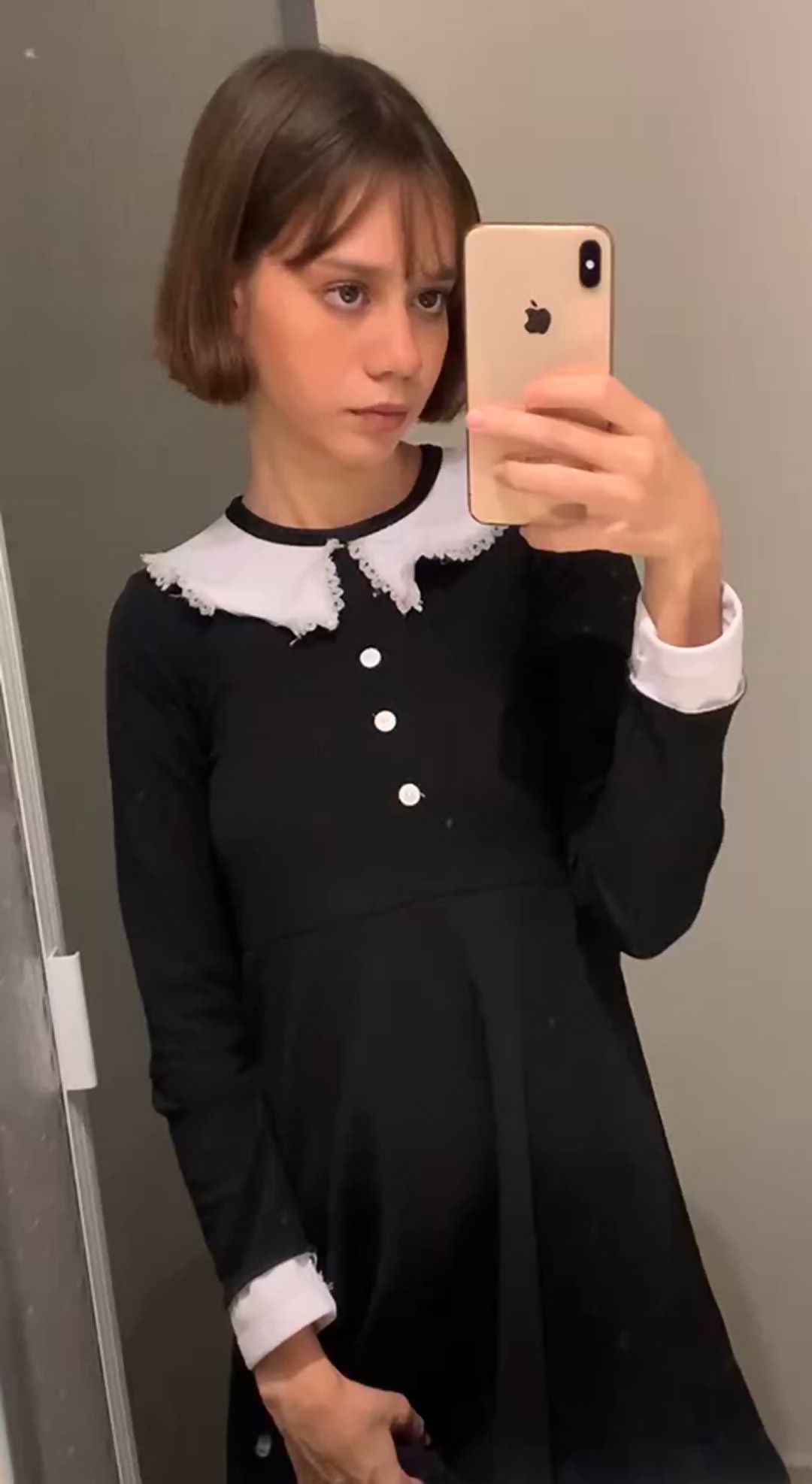 Alluring Venus showing her sweet yet naughty side